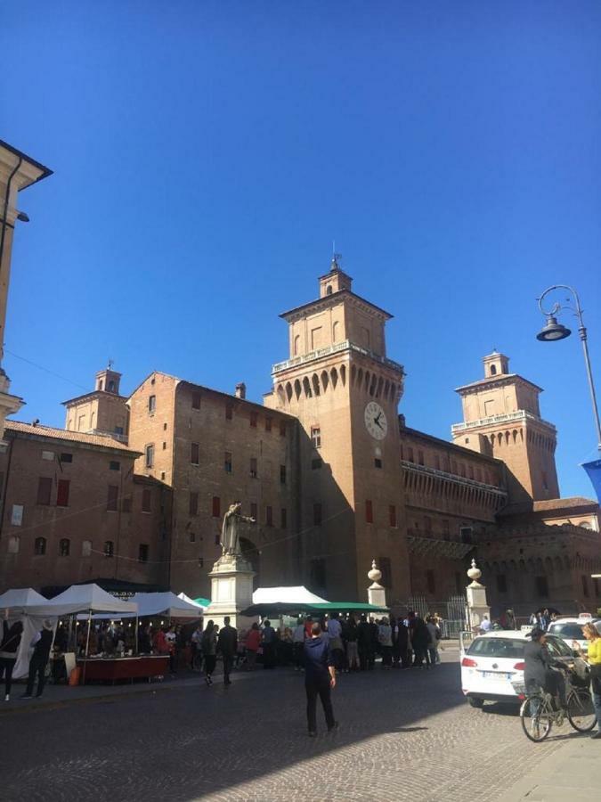 A Due Passi Dal Castello Apartment Ferrara Exterior photo