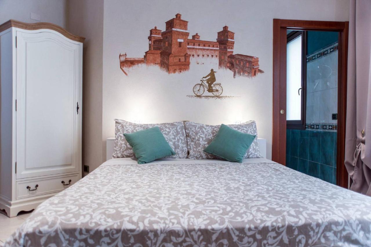 A Due Passi Dal Castello Apartment Ferrara Exterior photo